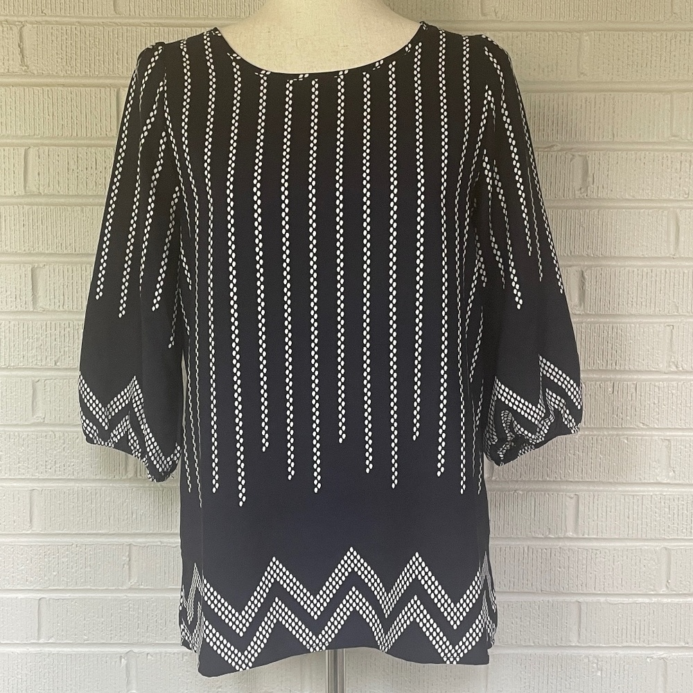 Everly Blouse Top Navy Stripes Chevron 3/4 Elastic Hem Sleeve Size M